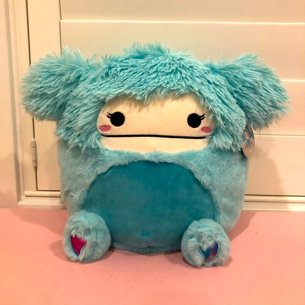 Joelle Rare Fuzzamallow Squishmallow